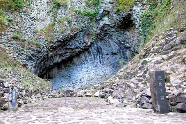 Basalt rock formations at Genbudo Cave near Kinosaki Onsen, showcasing dramatic volcanic geology from ancient eruptions.