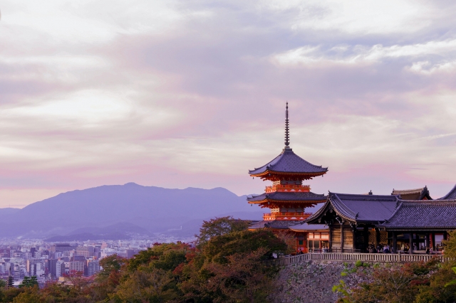 Kyoto's Historic Heart - Kyoto’s Historic Heart : Unveiling Timeless Temples and Living Traditions